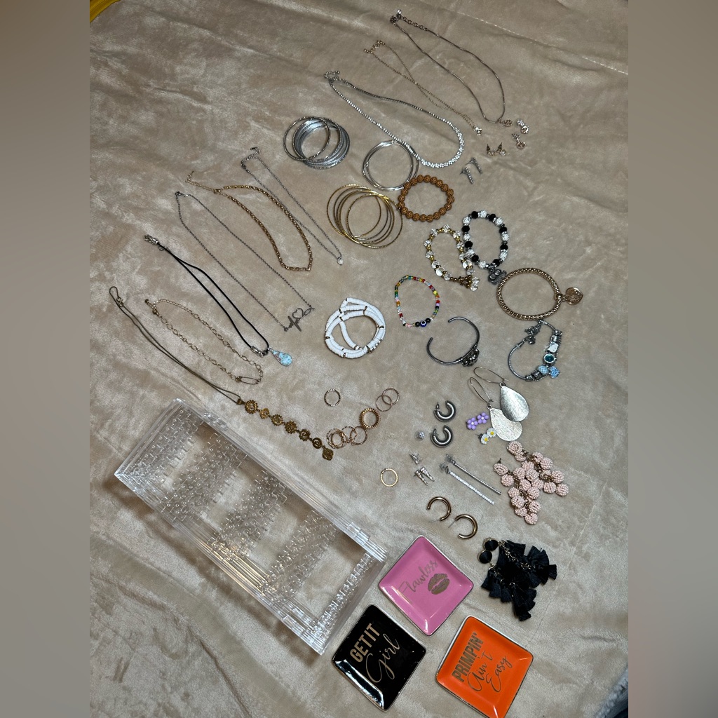 Jewelry Bundle Earrings Organizer  Jewelry Dishes